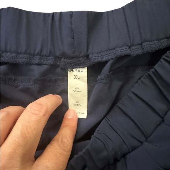 HALARA Athletic Shorts in Navy Blue - Picture 4 of 6